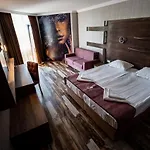 Baikal מלון