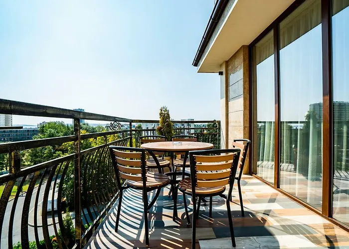 Готель Baikal Сонячний Берег