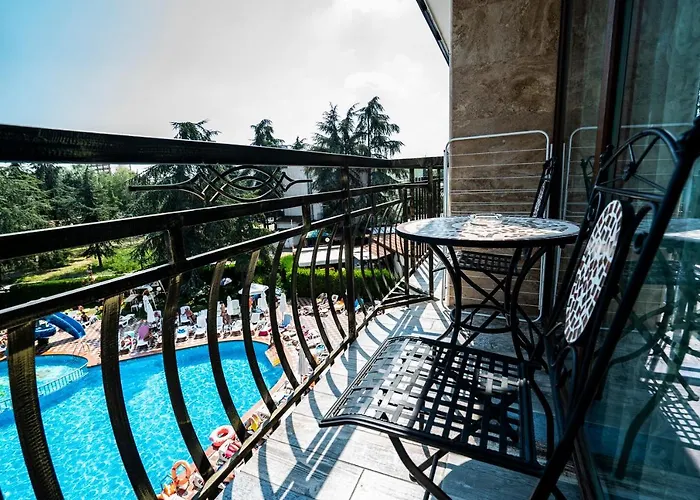 Готель Baikal Сонячний Берег